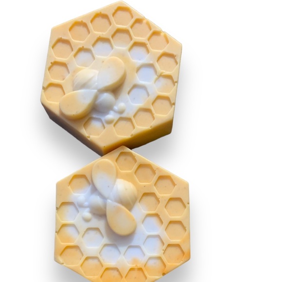 Handmade Soap - Oatmeal Honey & Milk Soap Bar - Picture 7 of 13